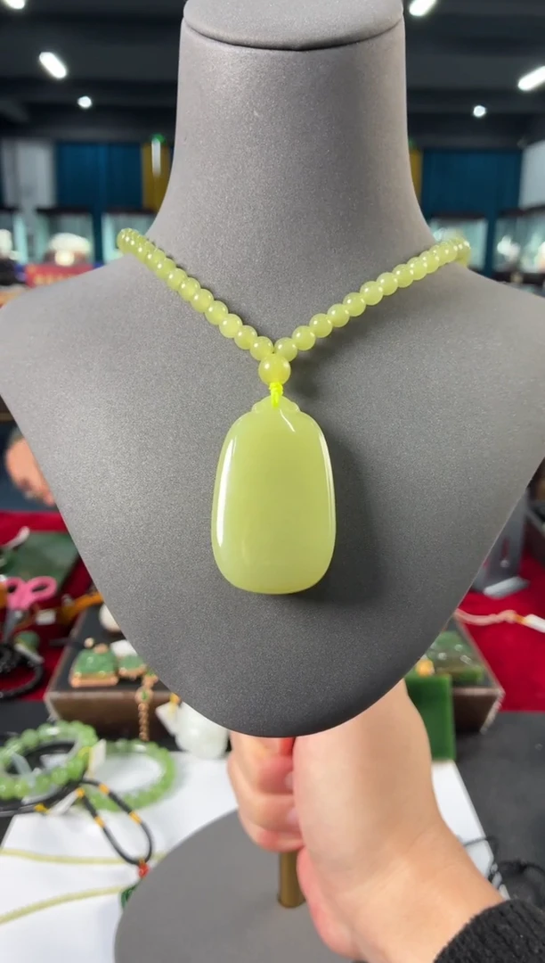 颈饰未镶嵌和田玉项链+吊坠