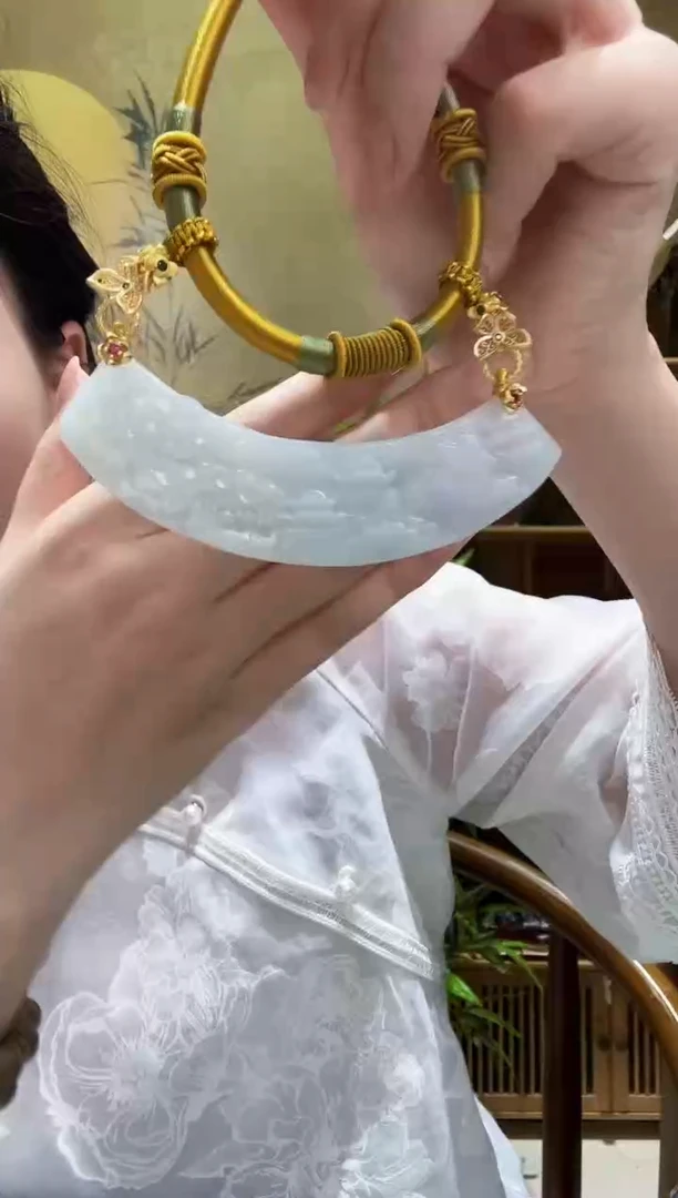 颈饰未镶嵌翡翠吊坠