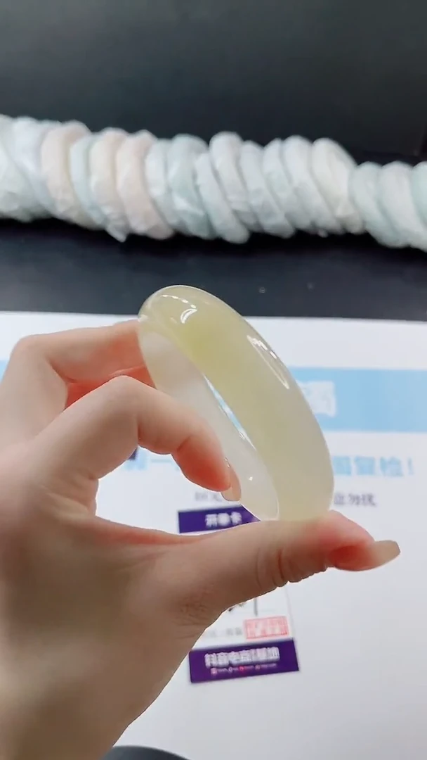 未镶嵌手镯石英质玉多样性发货V267