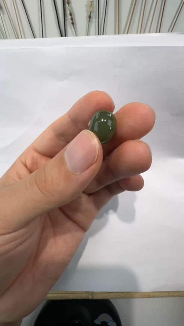 颈饰未镶嵌和田玉16MM精品吊坠