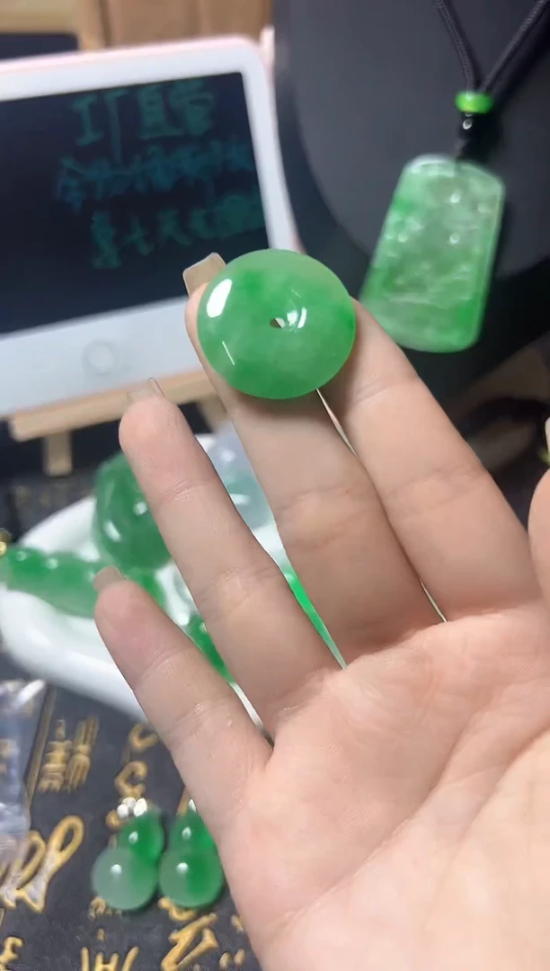 颈饰未镶嵌翡翠所见即所得，一图一物
