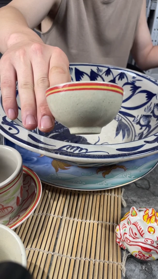 到手2个杯子磁州窑