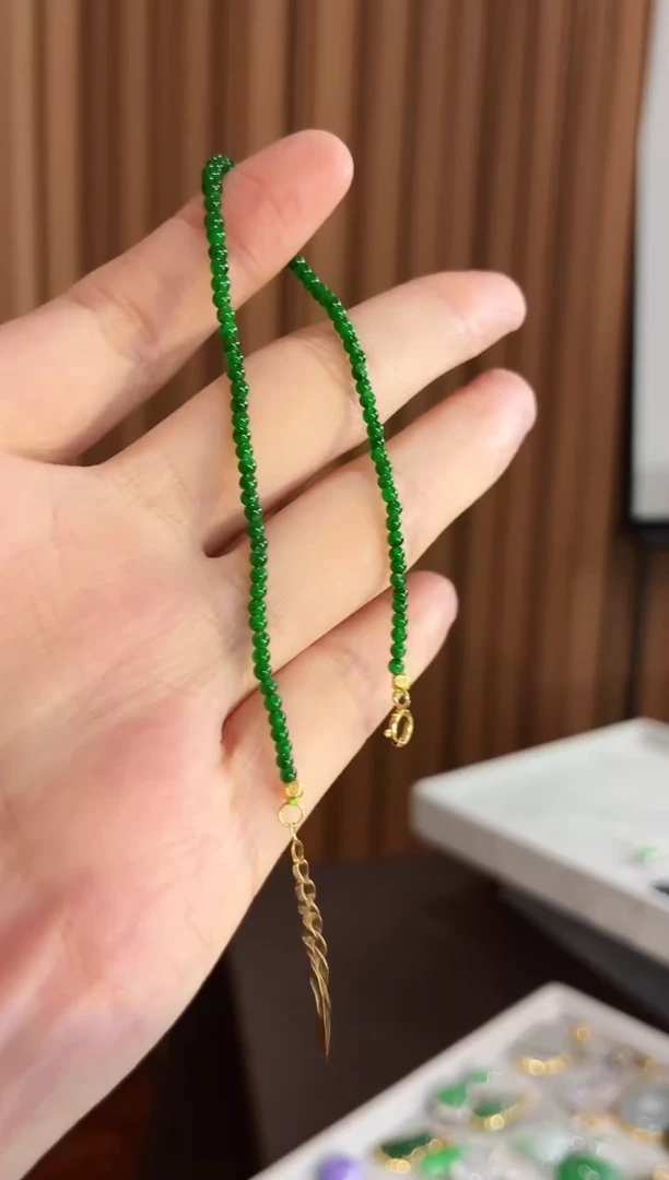 18K金镶嵌手链翡翠手饰