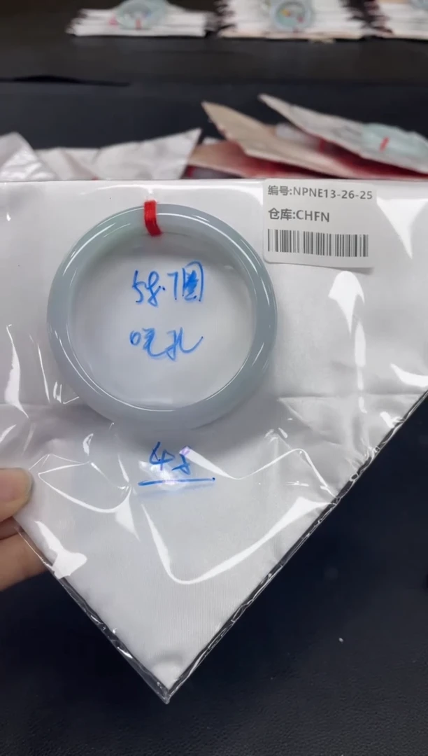 未镶嵌手镯翡翠翡翠手镯