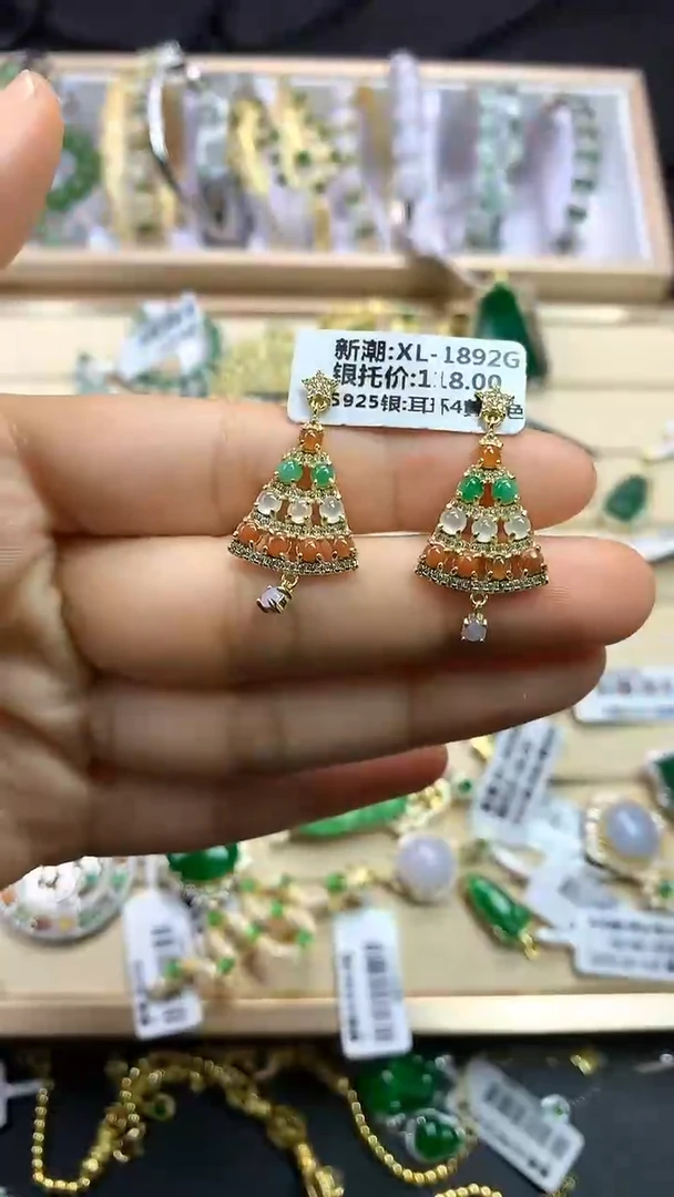 翡翠银S925镶嵌颈饰翡翠 银S925镶嵌 颈饰