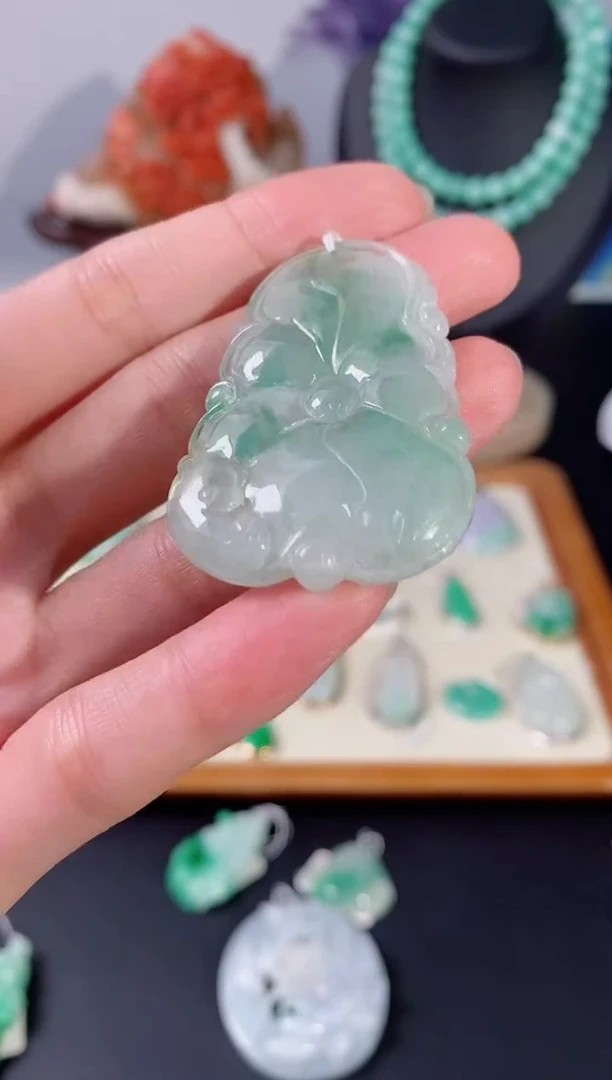颈饰未镶嵌翡翠900