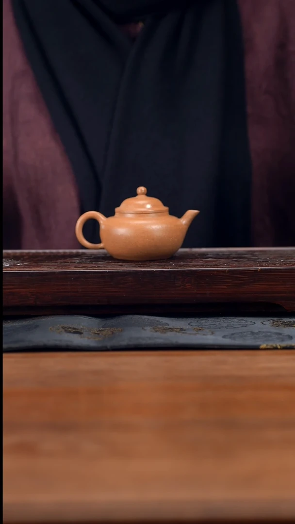 【闪购商品】紫砂茶壶130cc黄龙山原矿段泥古莲子