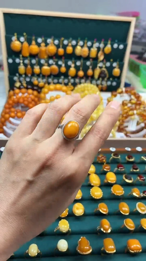 银S925镶嵌琥珀戒指精品蜜蜡戒指