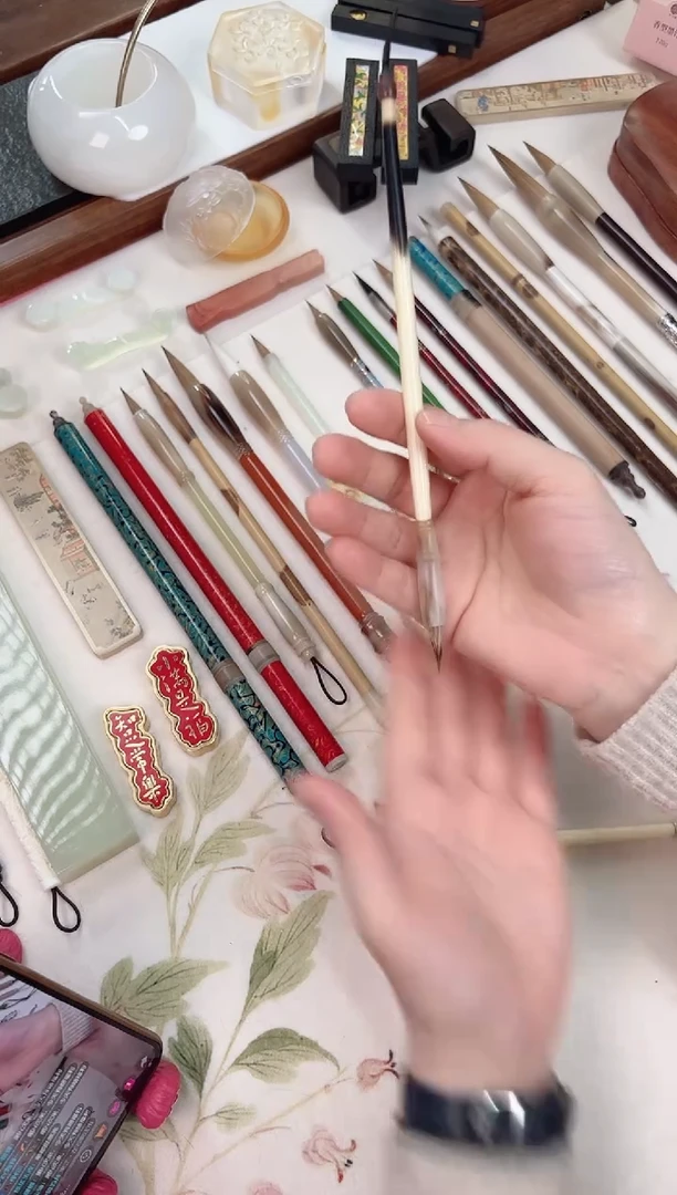 合三舍直播间月白