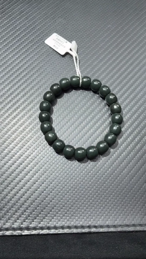 未镶嵌手链和田玉叫***？若羌黑青卡10手串微色差