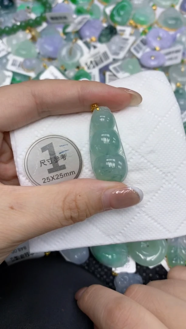 颈饰18K金镶嵌翡翠1111111