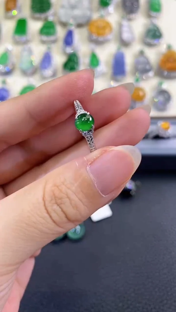 翡翠戒指18K金镶嵌春日珠宝 C1多样性一件发