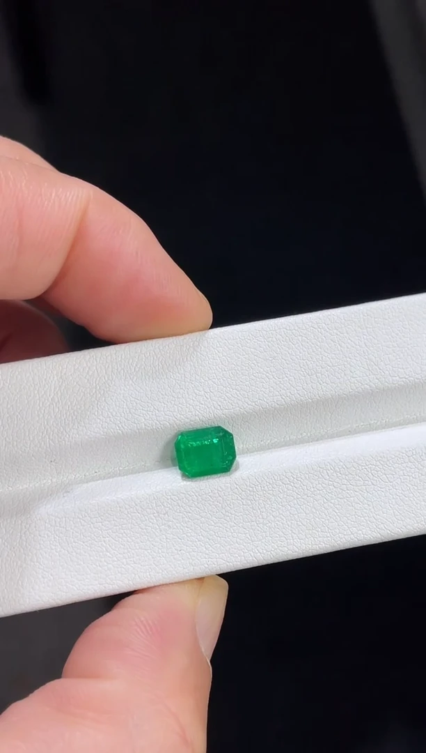 裸石祖母绿裸石1