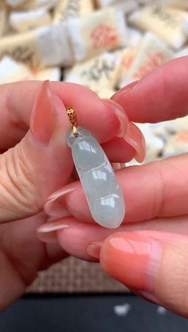 18K金镶嵌挂件翡翠福利