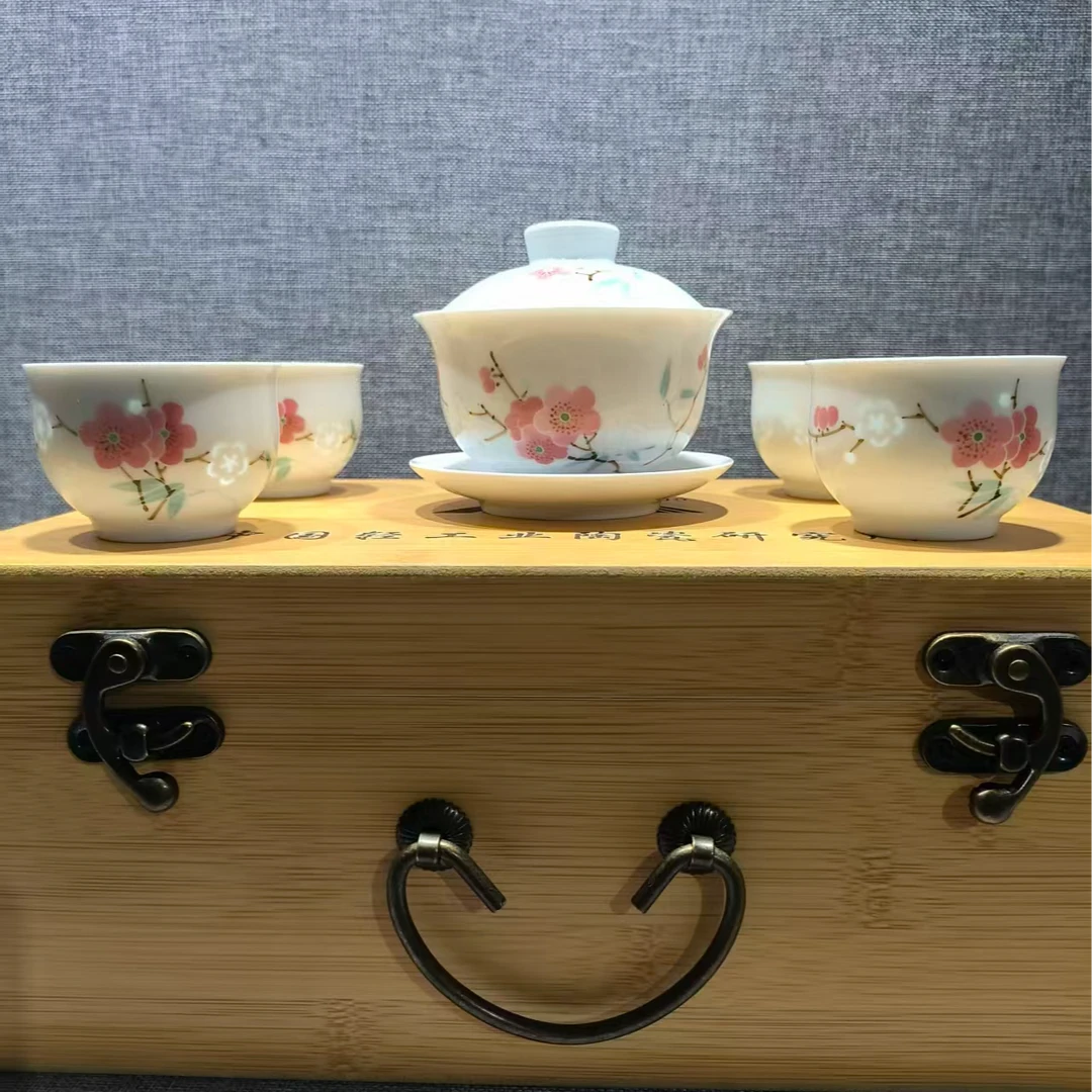 lot8806景德镇翠竹红梅茶具
