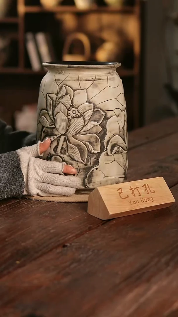 摆件11-38高27口15误差2已打孔