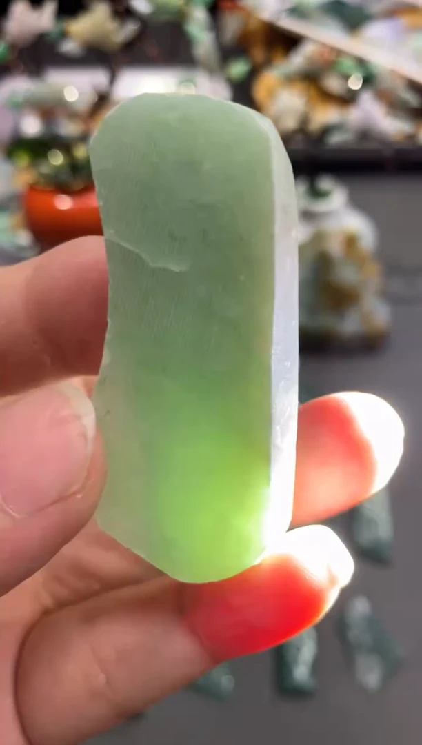 【闪购商品】翡翠颈饰未镶嵌天然翡翠A货