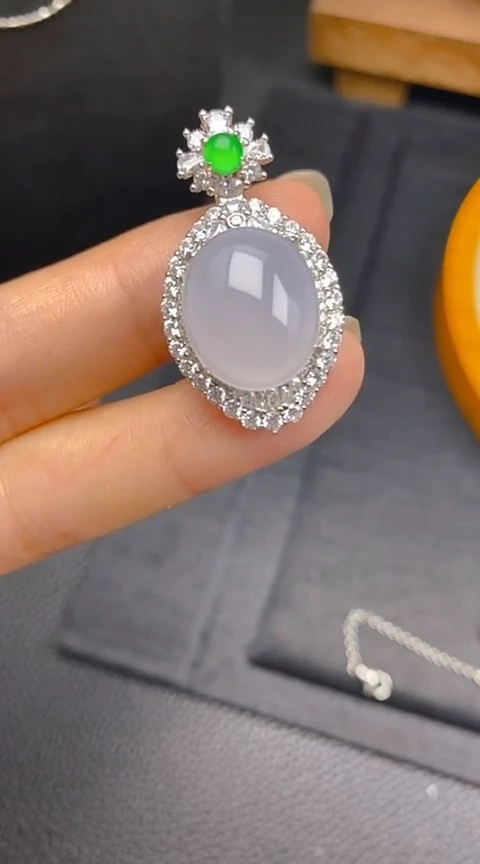 翡翠银S925镶嵌颈饰蛋面