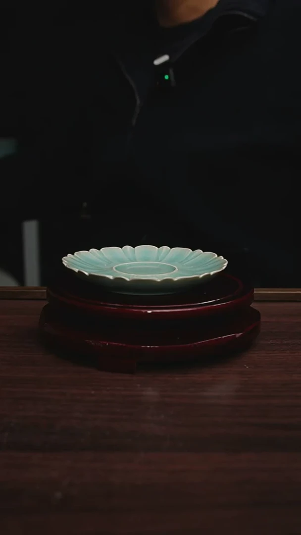 杯仿古釉天青花瓣杯碟