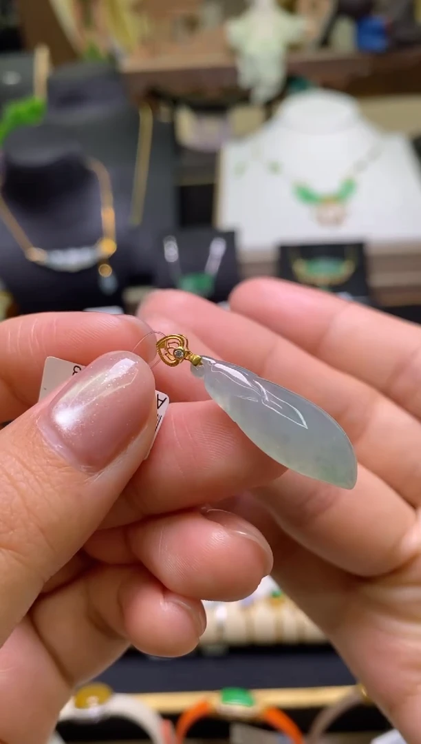 【闪购商品】翡翠颈饰18K金镶嵌净货16137