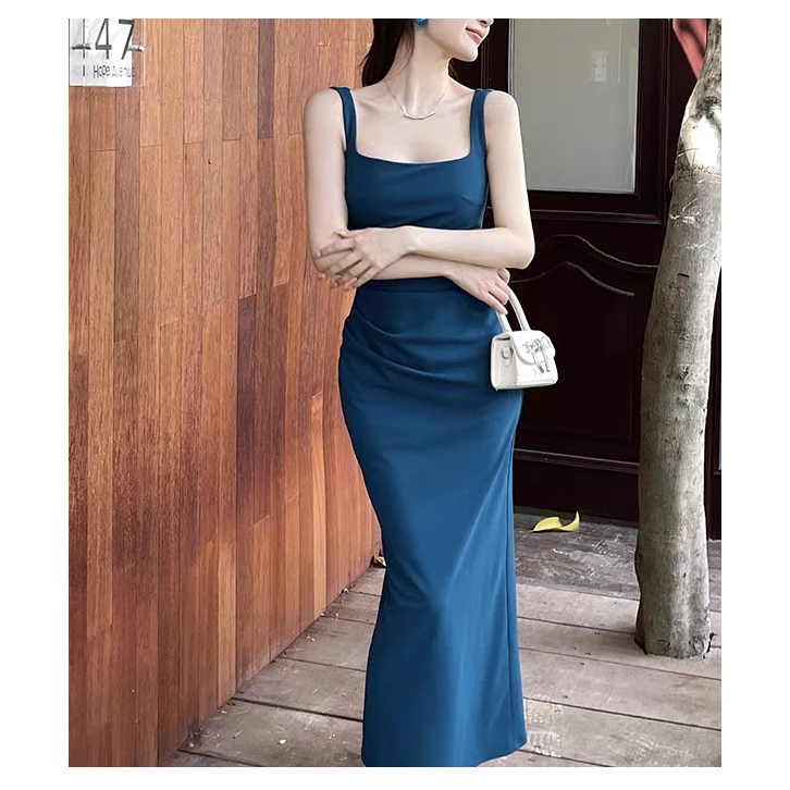 A260 法式方领吊带连衣裙夏季高级感气质包臀长裙女