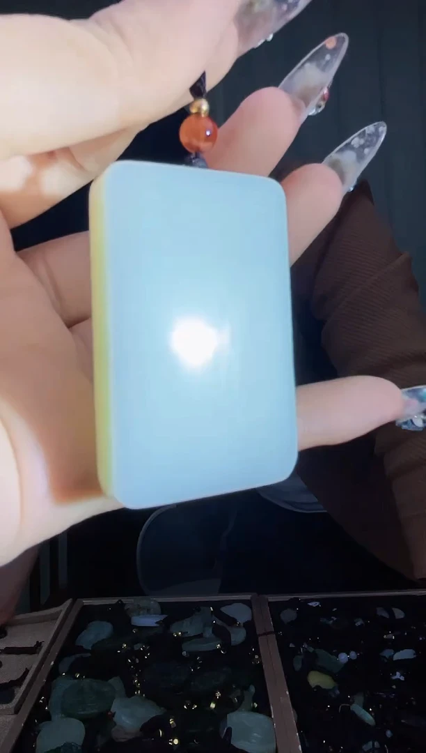 【闪购商品】和田玉挂件未镶嵌拍一发一，多样性发货！