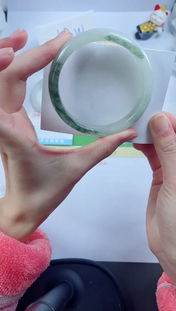 【闪购商品】石英质玉手镯未镶嵌67-59.9