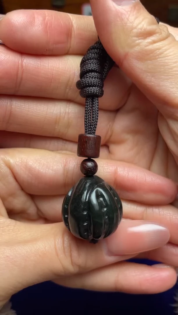 未镶嵌和田玉把件酒**场和田玉