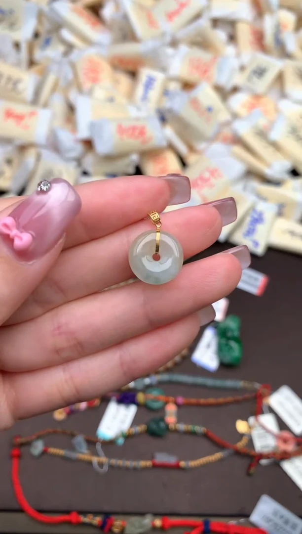 【闪购商品】翡翠颈饰18K金镶嵌 —