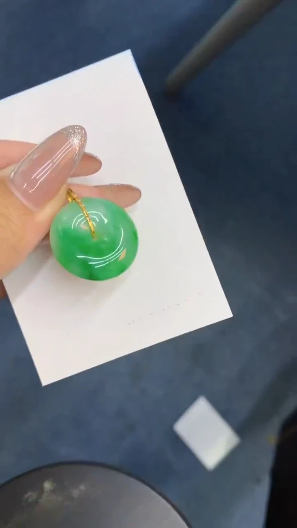 颈饰18K金镶嵌翡翠1