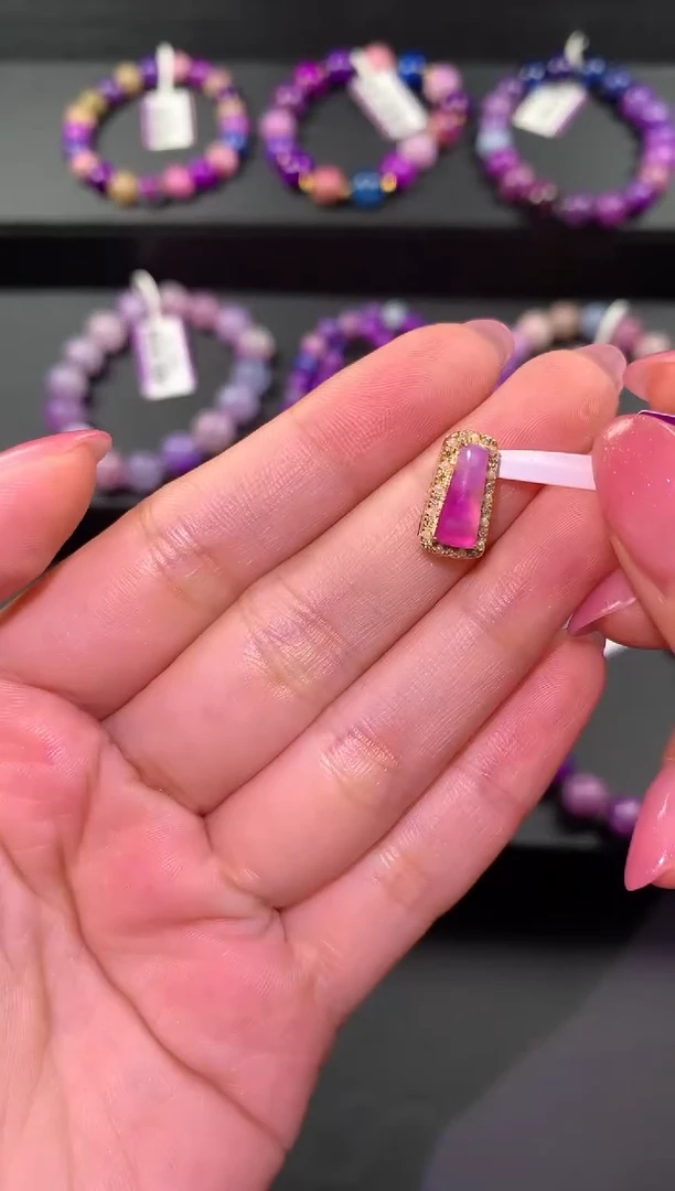 18K金镶嵌苏纪石（舒俱来）.饰品