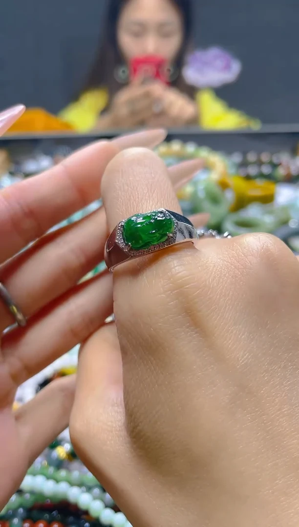 颈饰未镶嵌翡翠/D/翡翠A货，一件也是批发价