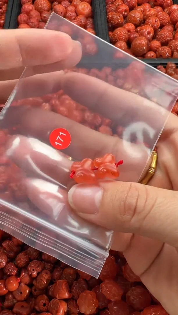 【闪购商品】南红玛瑙颈饰未镶嵌1