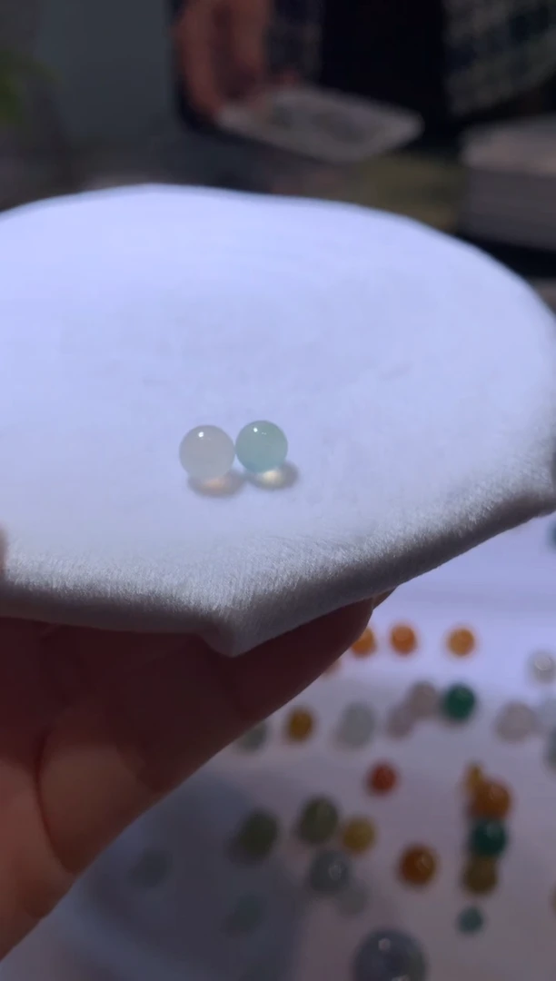 【闪购商品】定制翡翠未镶嵌6+珠子180+18