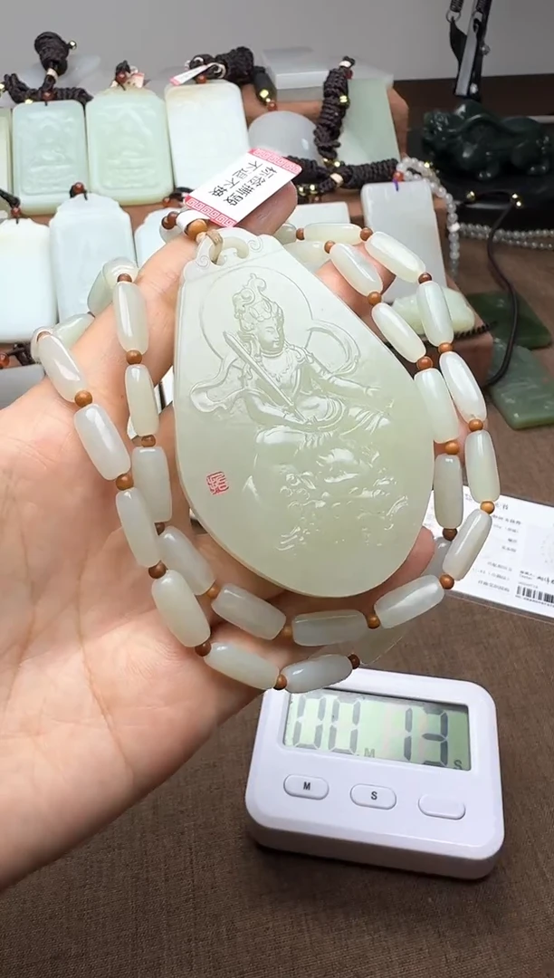 颈饰未镶嵌和田玉飞***鹰飞翔