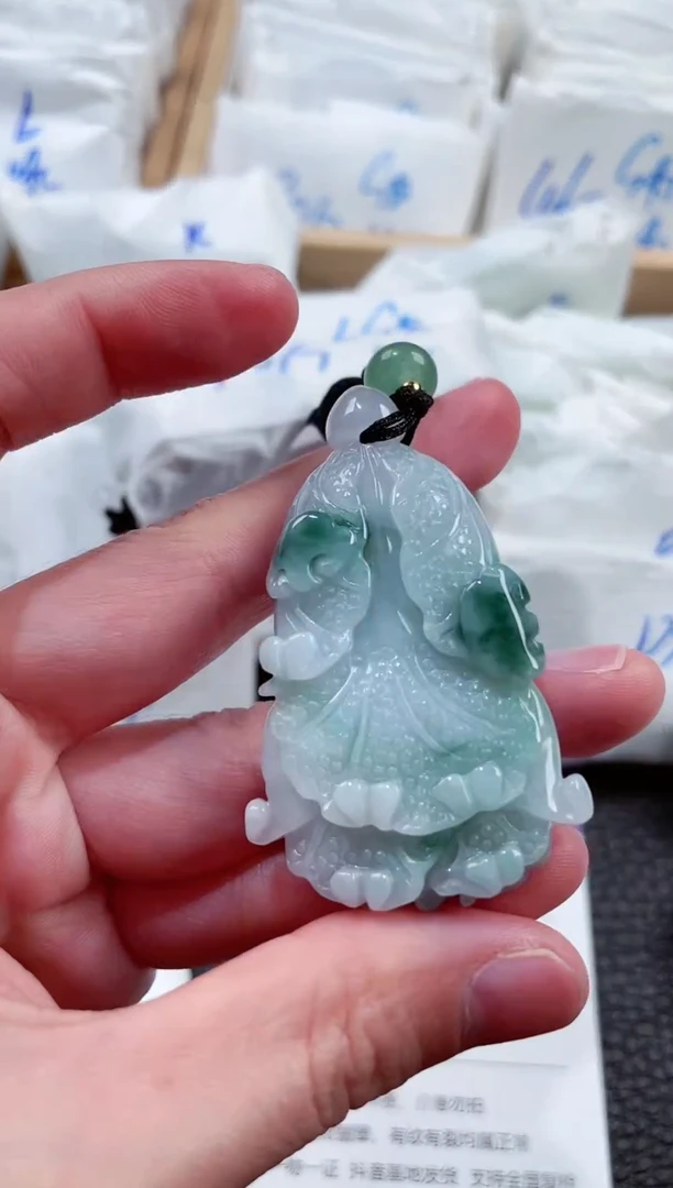 【闪购商品】翡翠颈饰未镶嵌00001059