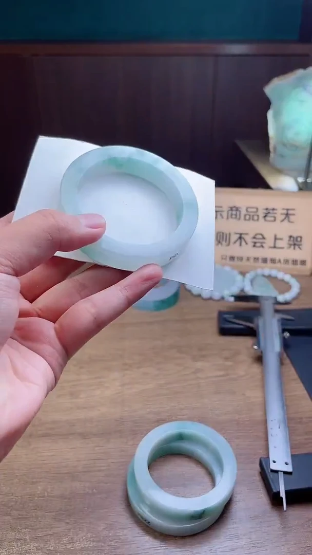 定制翡翠手镯未镶嵌定制
