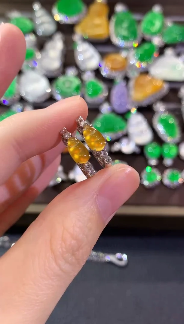 18K金镶嵌翡翠耳饰冬日珠宝Q18