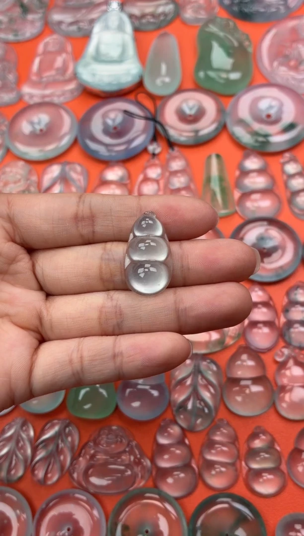 吊坠(不含链)未镶嵌翡翠23 豆子 26.4 14.6 6.4