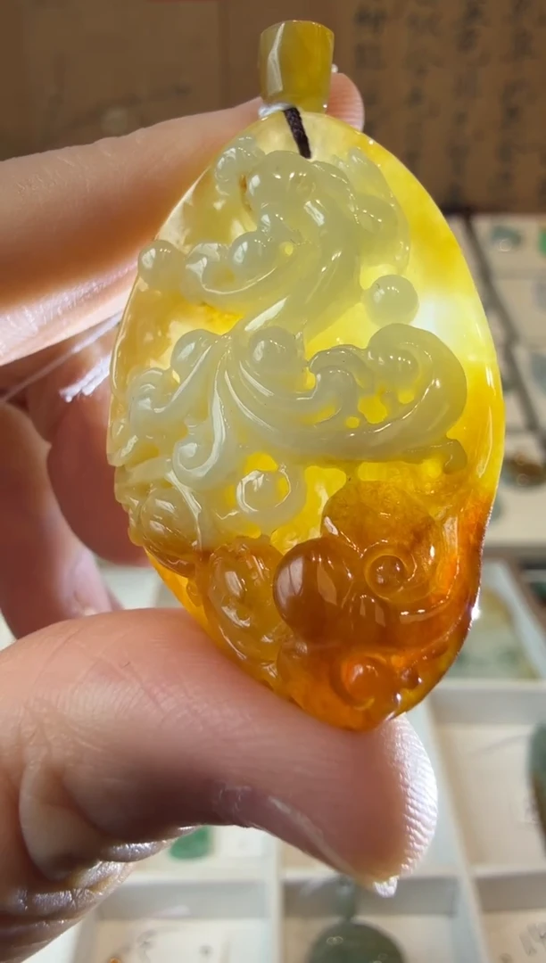 翡翠挂件未镶嵌A货翡翠多样性孤品