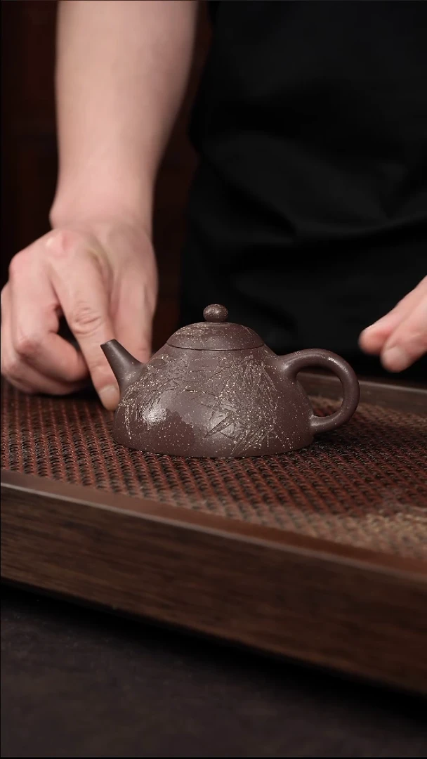 茶壶紫砂底槽清刻绘葫芦瓢+矿标证书 竹