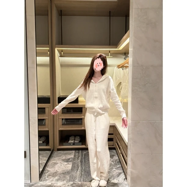 焦糖玛奇朵风格慵懒连帽上衣搭配休闲阔腿裤套装