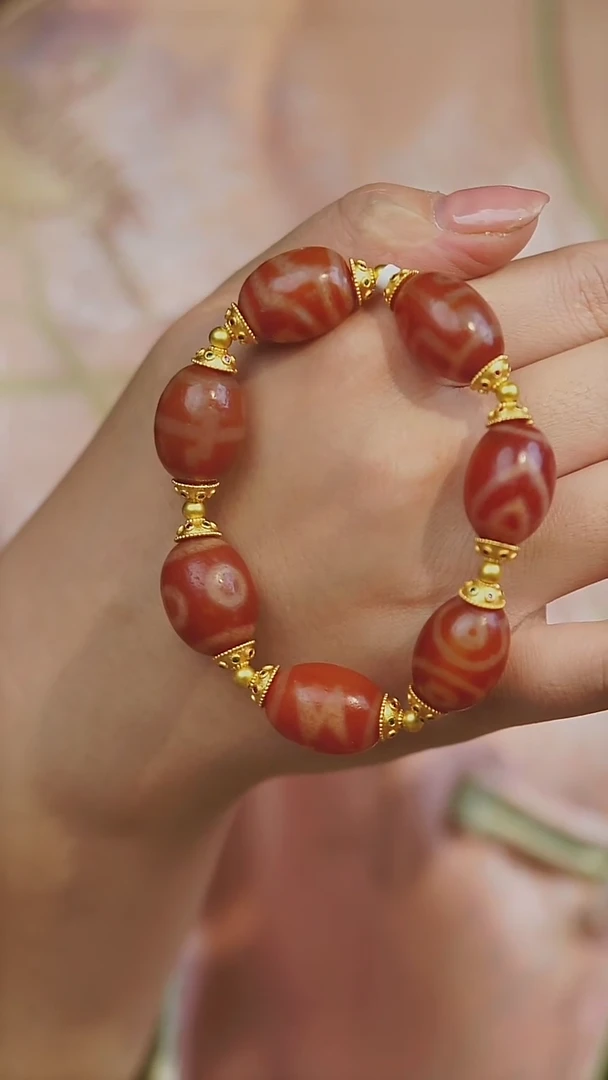 【闪购商品】玛瑙/玉髓手串未镶嵌多样性发其一