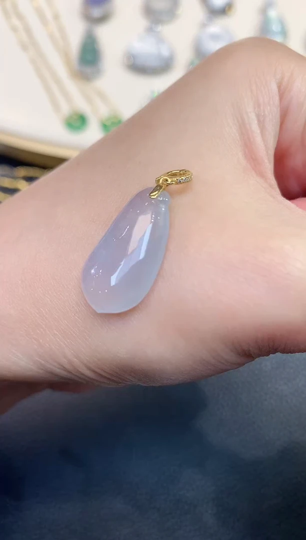 吊坠(不含链)18K金镶嵌翡翠A18