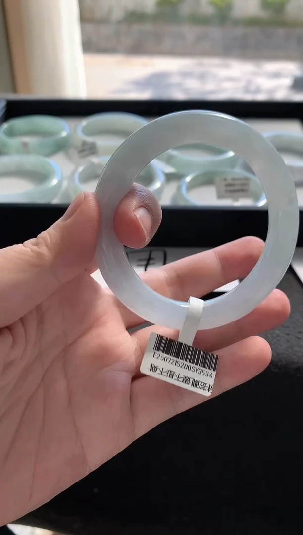 未镶嵌手镯翡翠56圆条Y3534买断