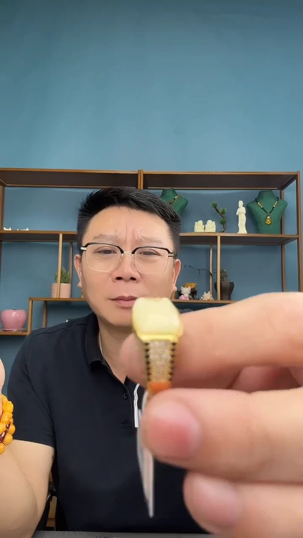 裸石琥珀未镶嵌8（有瑕介意勿拍）