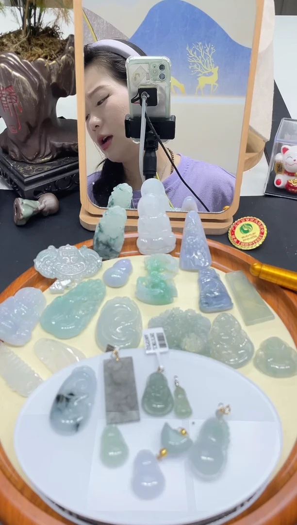 翡翠未镶嵌颈饰多样性发其一