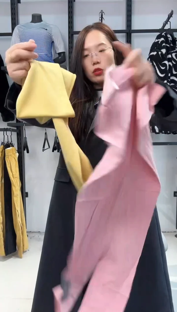 2070编码  瑕疵直播间过款为准 尺码130