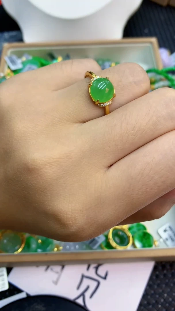 颈饰未镶嵌翡翠1