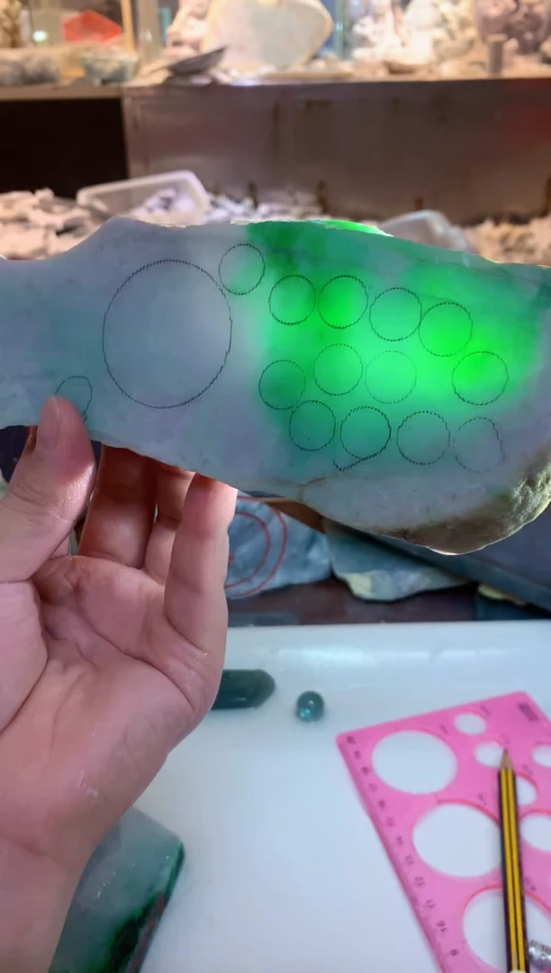 翡翠裸石0朱0翡翠珠宝583